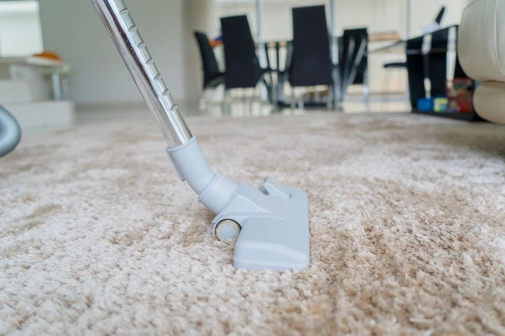 How to Clean a Rug Without a Vacuum: Simple and Effective Tips